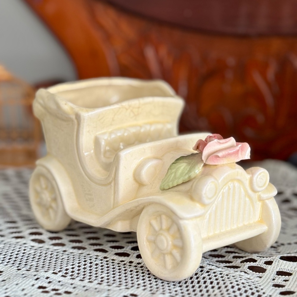 Vintage Japanese Ceramic Car Planter – Cream w/ Rose